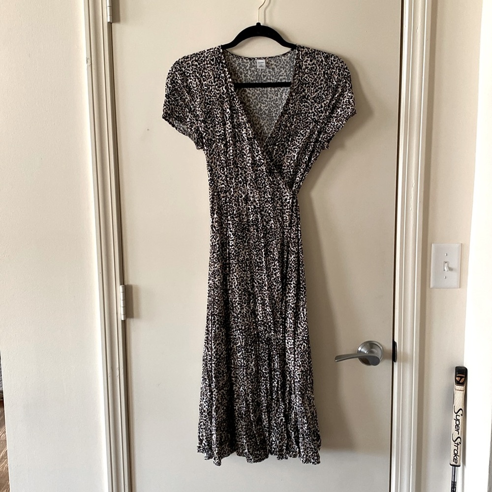 Old navy cheetah print midi wrap dress